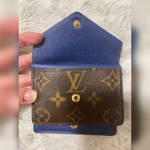 AUTHENTIC * 2011 Monogram Pattern Marie Lou Compact Wallet